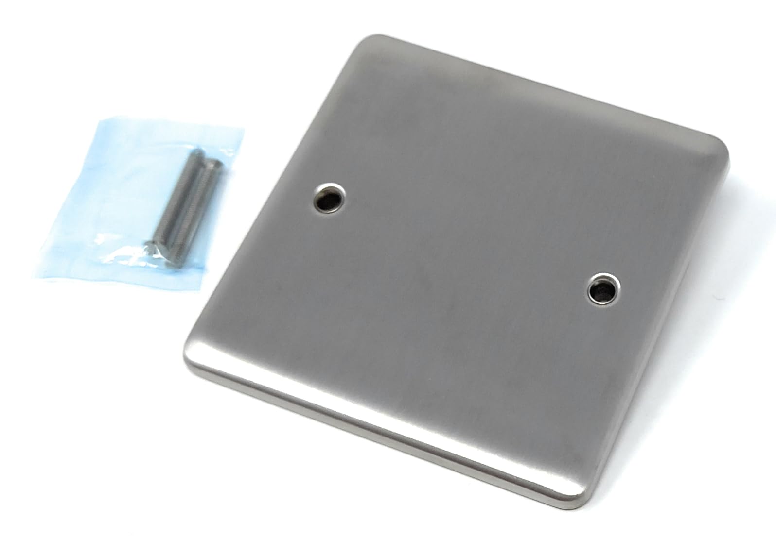 Single Gang Blanking Plate, Wall Faceplate, Cover for Electrical Sockets, Screws Included