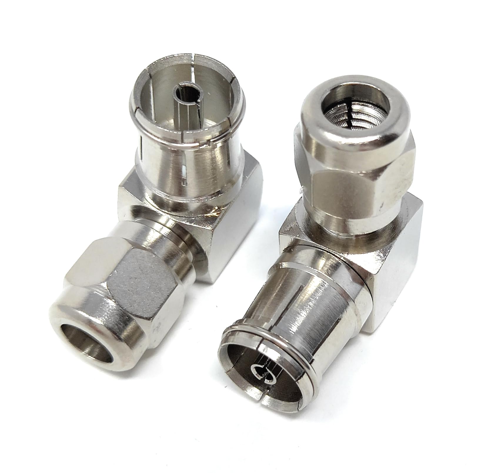 DRUT TV RF Coax Right Angle Adapter, With one end as a socket and the other end as a push-in with a screw, designed for aerial cables
